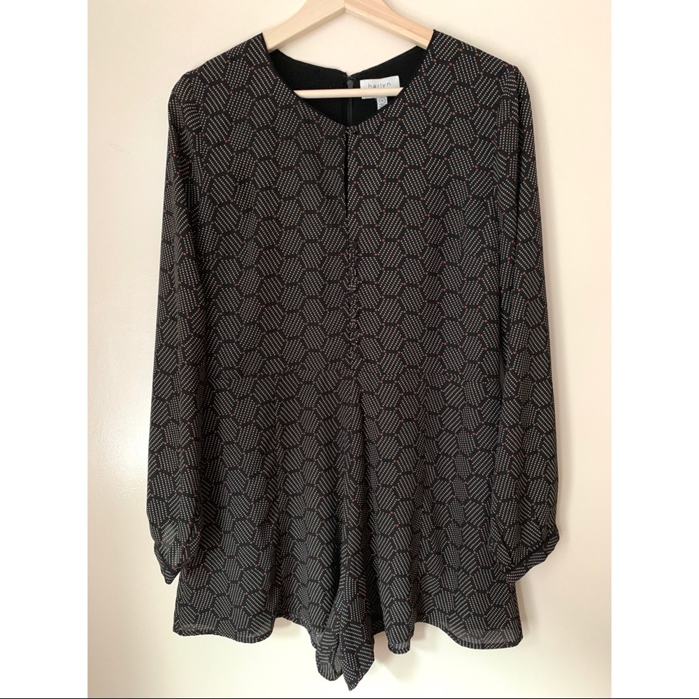Anthropologie • M • Harlyn Honeycomb Print Long Sleeve Romper